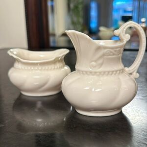 Lenox cream and sugar set.